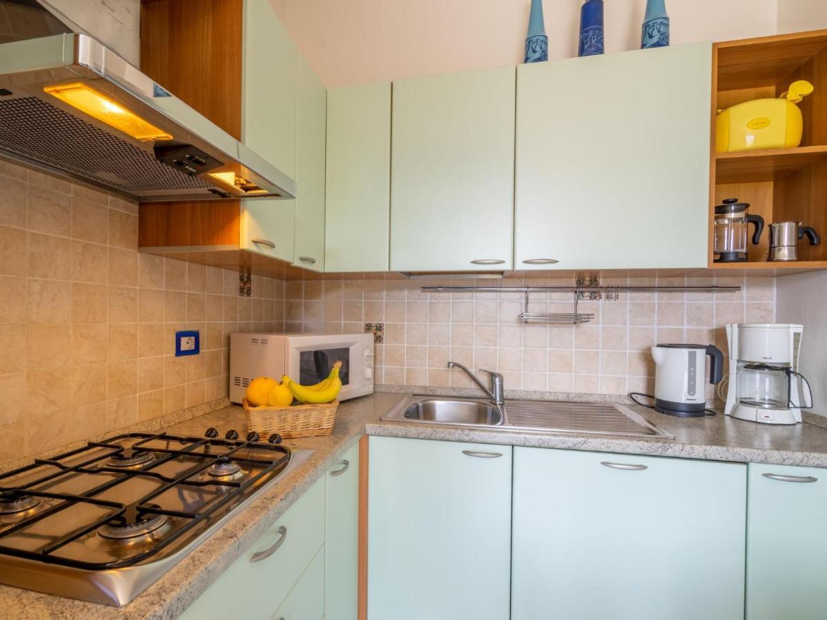 Holiday Home Residenza Agrifoglio-12 By Interhome Луино Екстериор снимка