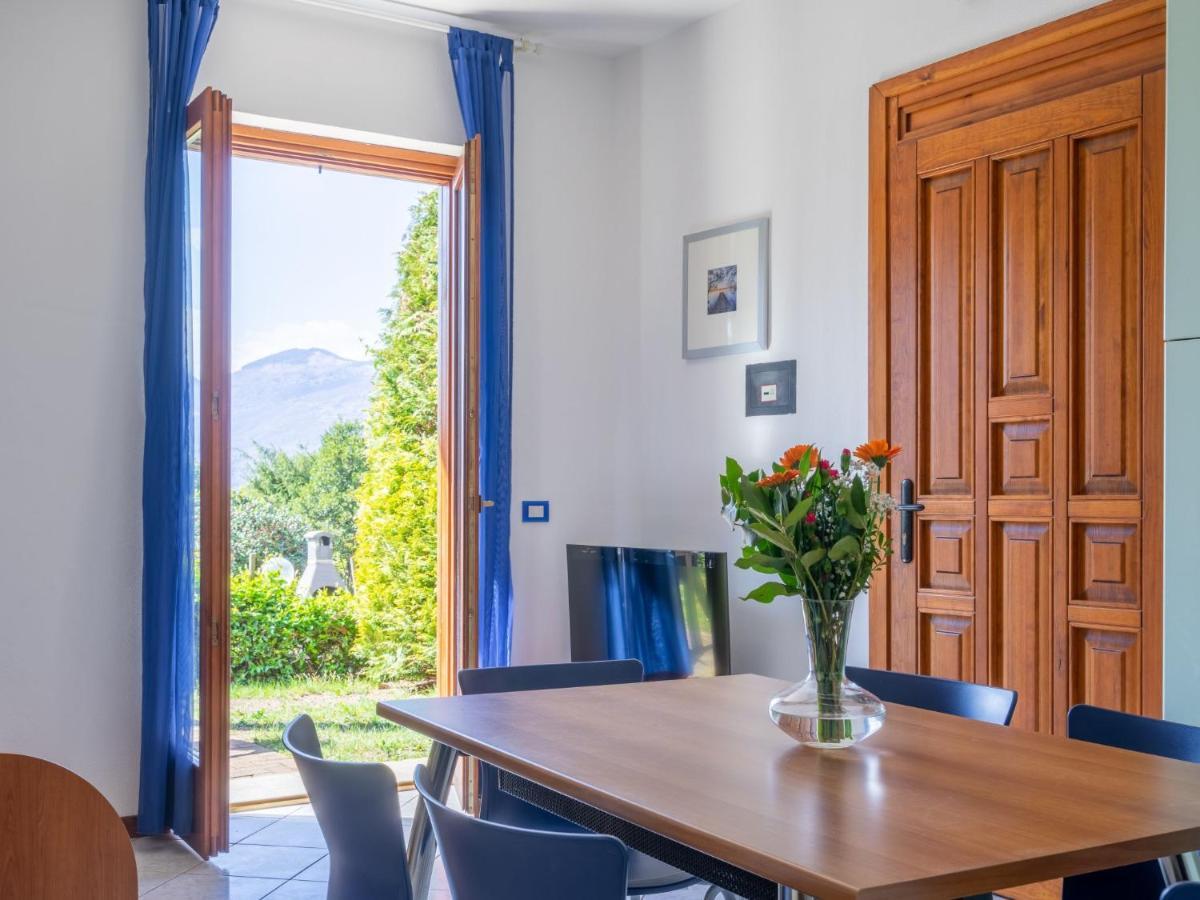 Holiday Home Residenza Agrifoglio-12 By Interhome Луино Екстериор снимка