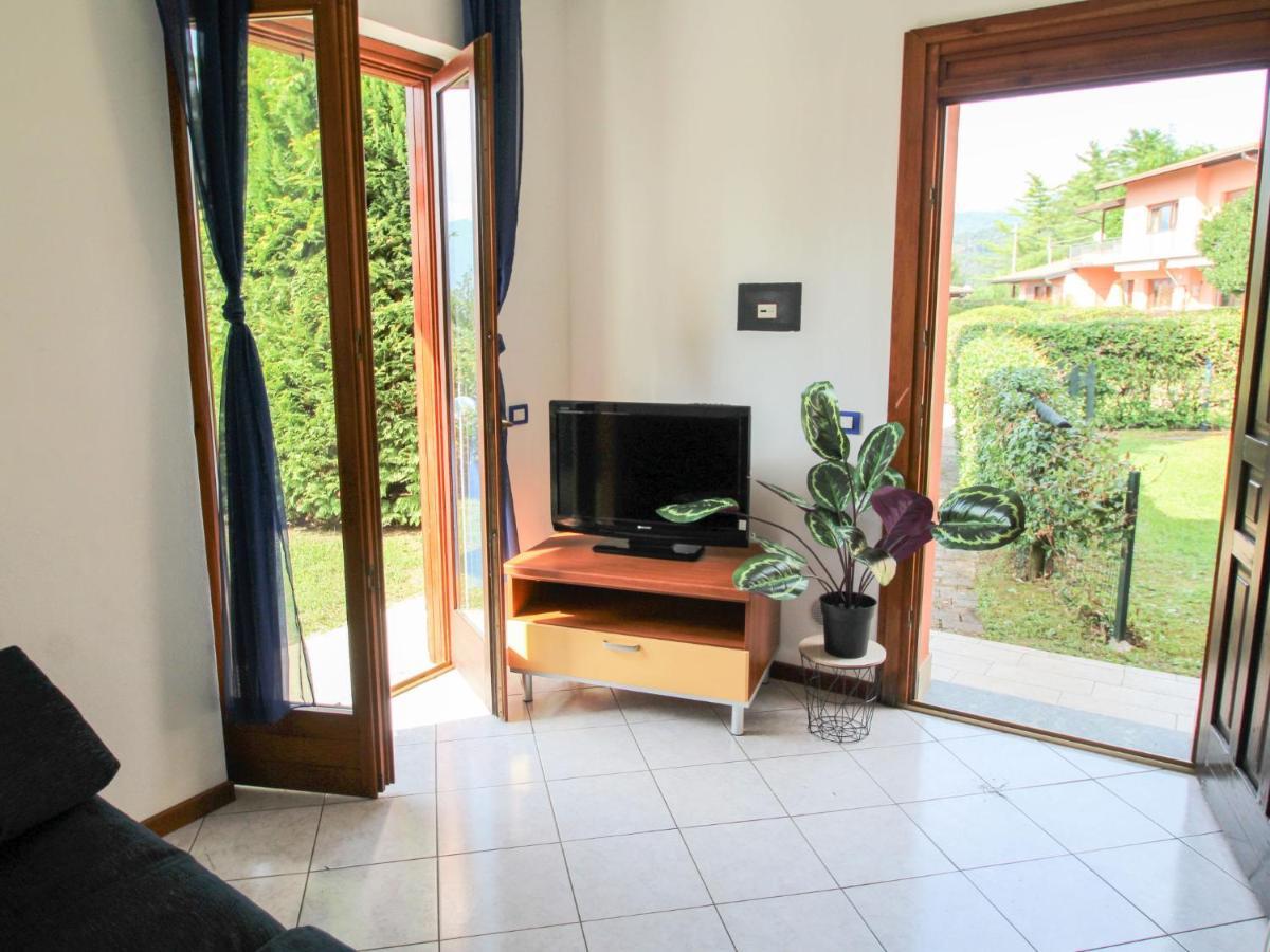 Holiday Home Residenza Agrifoglio-12 By Interhome Луино Екстериор снимка